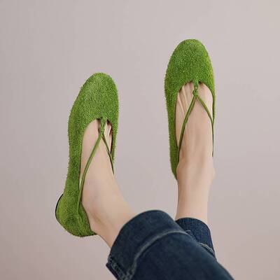 成都断码福利价低跟方头亮皮鞋面手工女鞋TX13-147