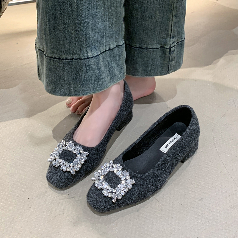 灰色毛呢粗跟水钻玛丽珍鞋