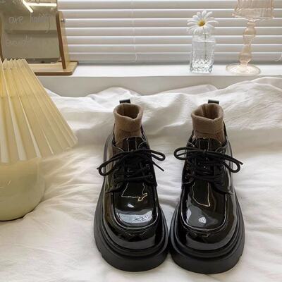英伦风网红黑色厚底小皮鞋女2025冬季新款小个子粗跟增高乐福单鞋