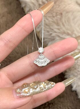 爆闪满钻小雪松项链女款高级感轻奢小众设计小裙子锁骨链