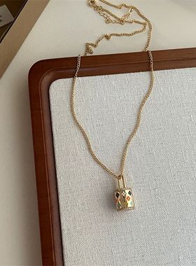 轻奢老钱风金色小提包锁吊坠毛衣链精致老花小众设计感小香风项链