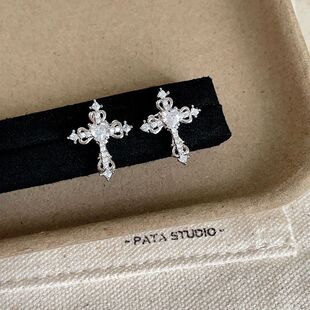 高级感缕空闪钻满锆十字架耳夹女甜酷个性辣妹时尚无耳洞耳环耳饰