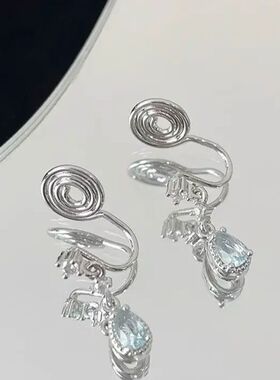 「日落派对」瓦尔登湖。自带清冷感的浅蓝水滴耳夹小众
