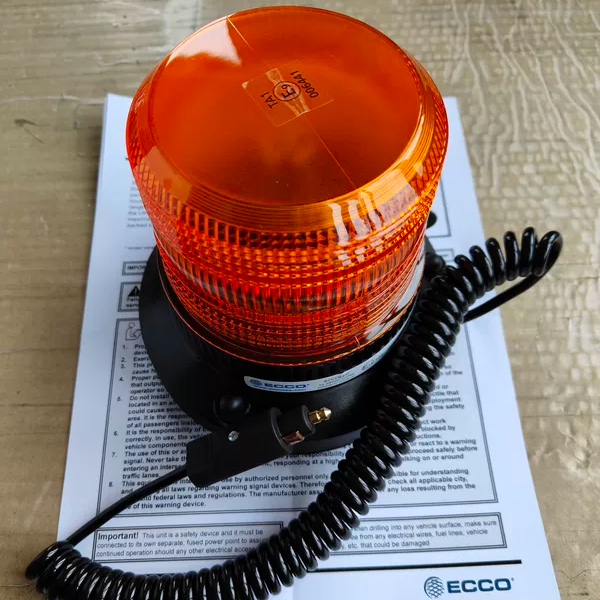 美国ECCO12V24V LED闪烁爆闪报警灯警示灯货车卡车工程机械带磁吸