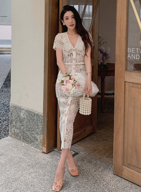 小水平采娜同款白蕾丝气质短袖翻领修身连衣裙女高端小众直筒长裙