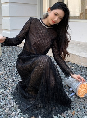 独特时尚黑色长袖蕾丝衫上衣百褶半身长裙高端精致赫本套装女衣服