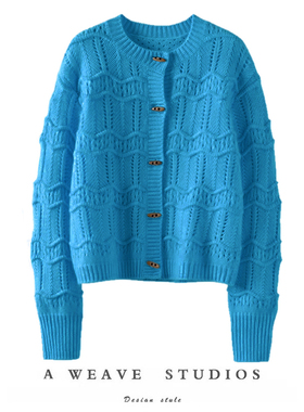 美翻！湖蓝色圆领牛角扣羊绒衫新款针织开衫长袖保暖毛衣