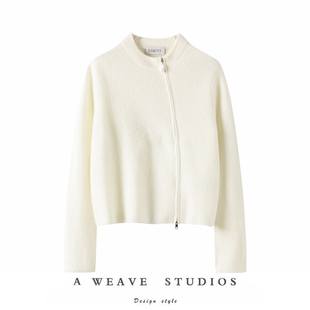 高颜值实力派 女25秋纯山羊绒巴洛克珍珠扣 圆领双开拉链针织衫