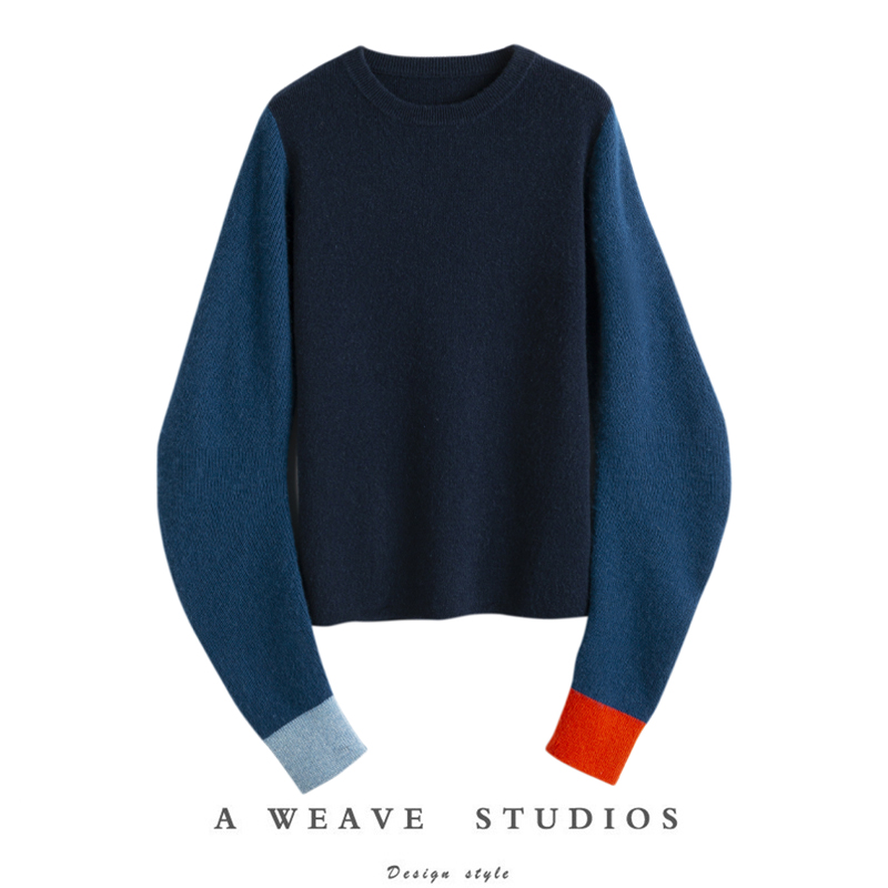 撞色弯刀袖修身羊绒衫女