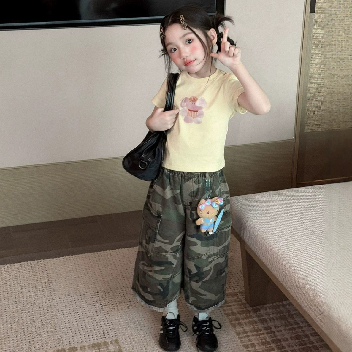 女童套装夏季新款迷彩工装阔腿裤小女孩洋气短袖上衣七分裤两件套图片