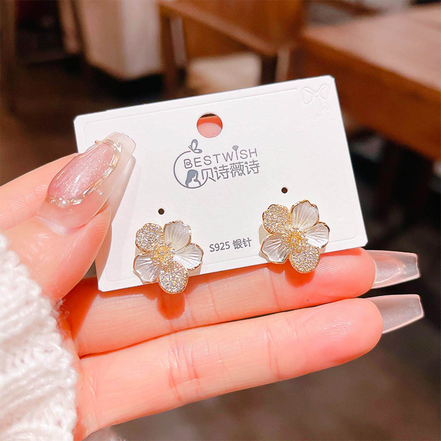 微镶锆石贝壳花耳钉S925银针小众