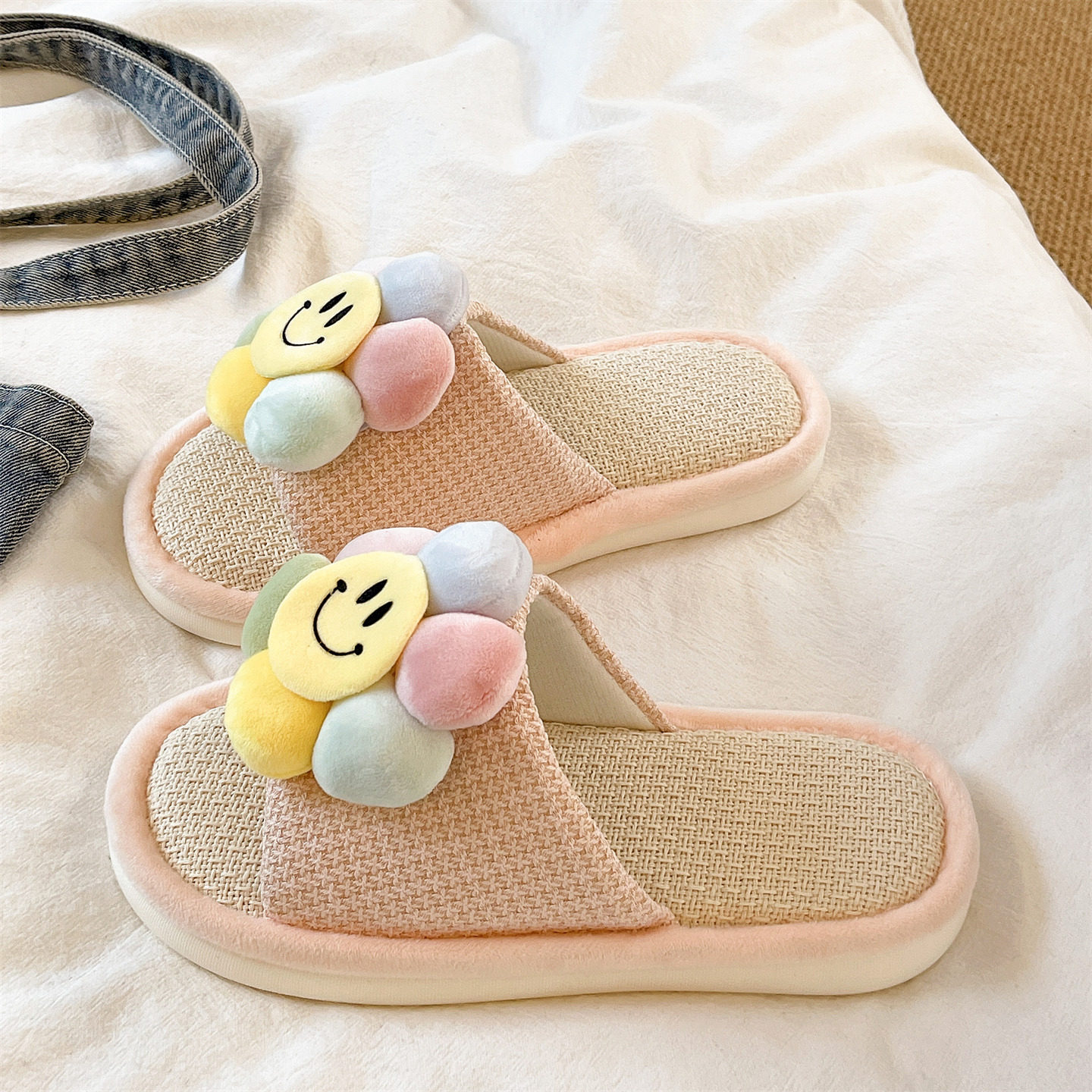 可爱笑脸花朵亚麻拖鞋女2026新款室内居家厚底防滑透气棉麻布拖鞋