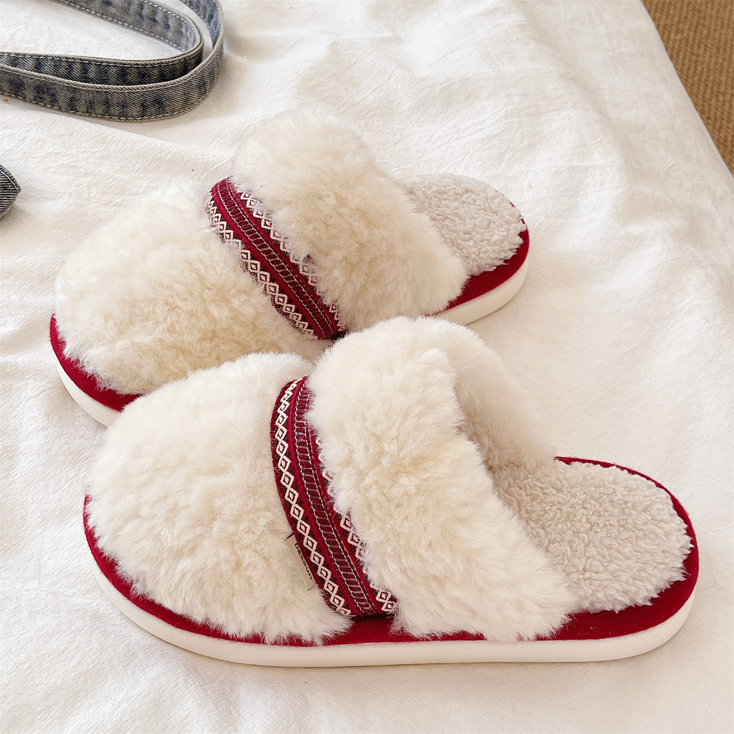 俏绘民族风时尚保暖软底毛毛鞋