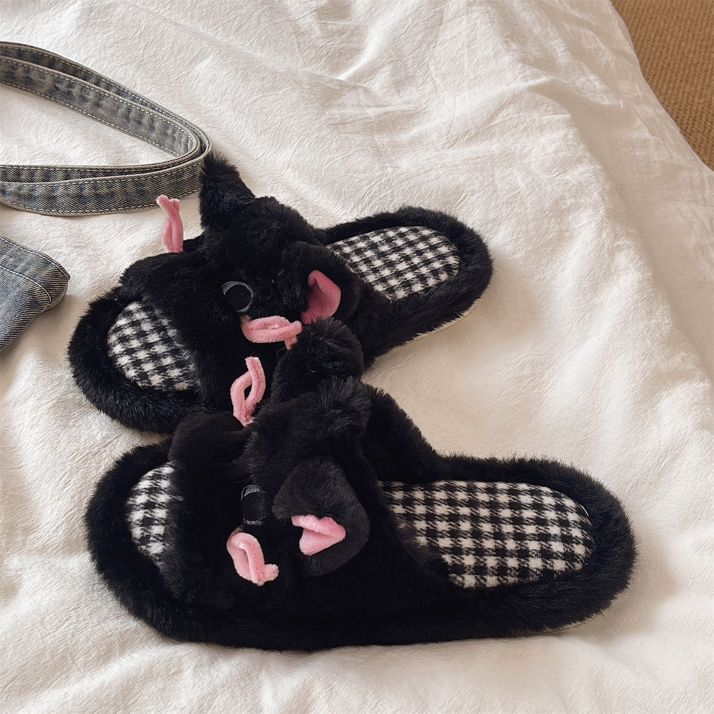 俏绘可爱小黑猫软底保暖毛毛拖鞋
