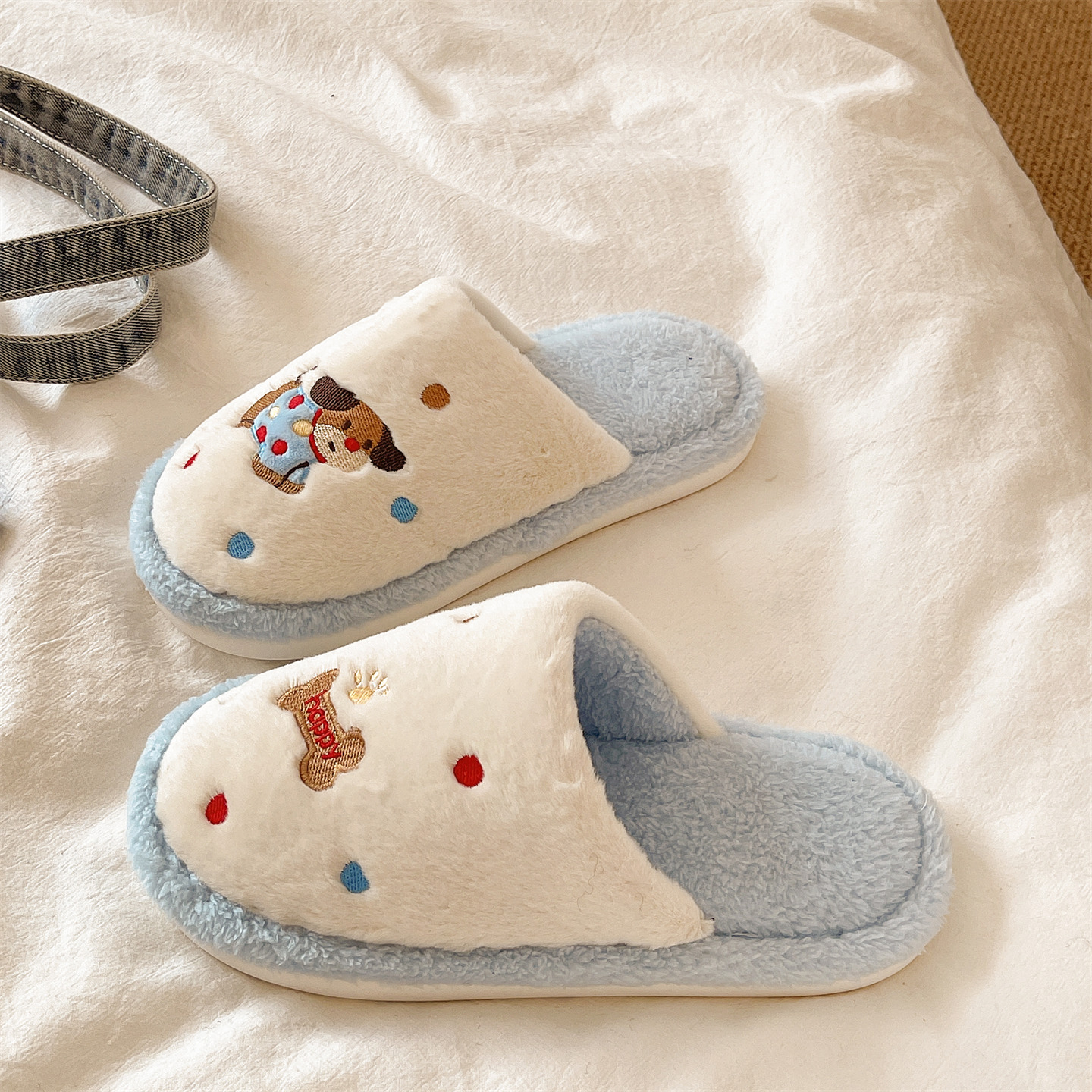 俏绘可爱彩点小狗软底保暖棉拖鞋