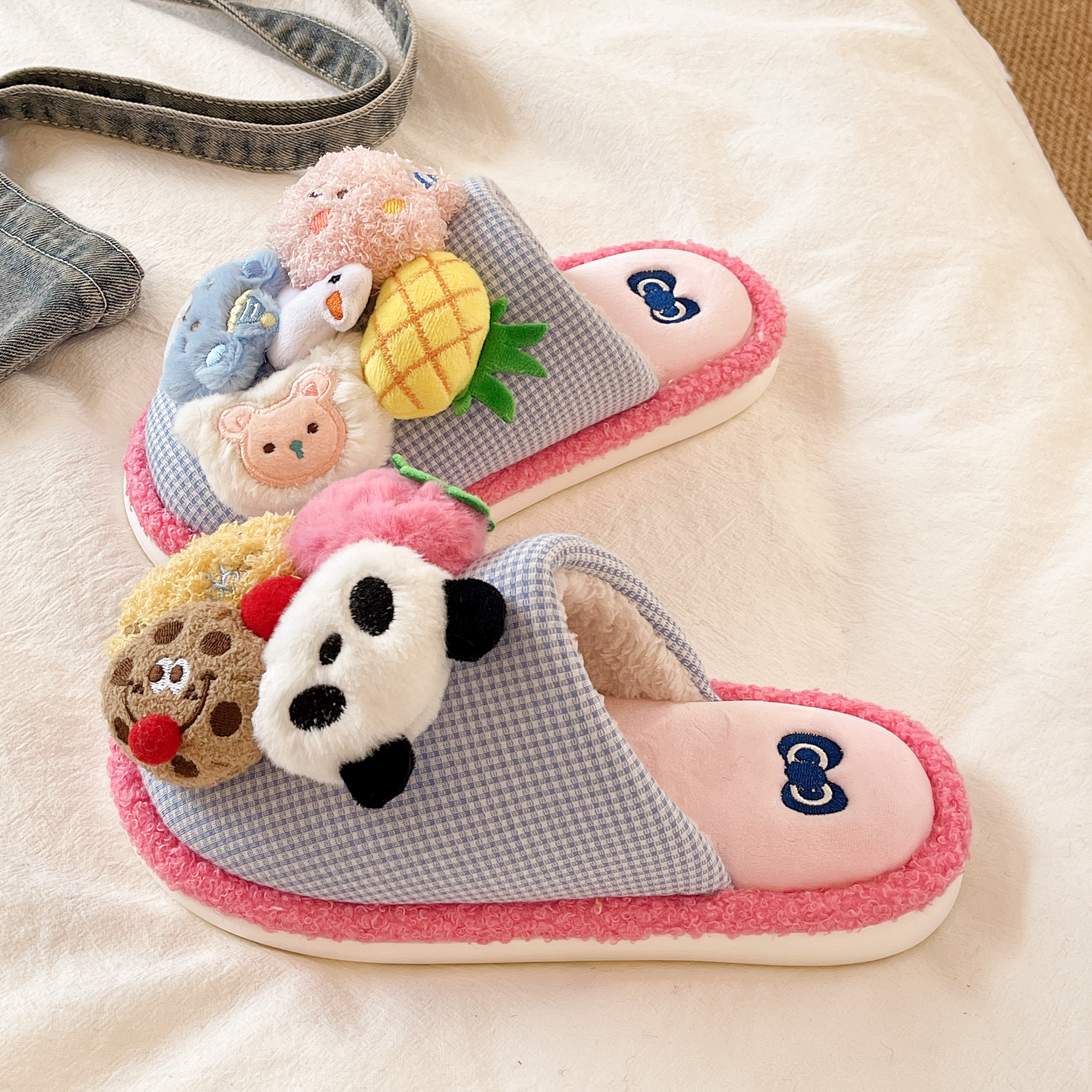 俏绘可爱卡通拼色软底保暖棉拖鞋
