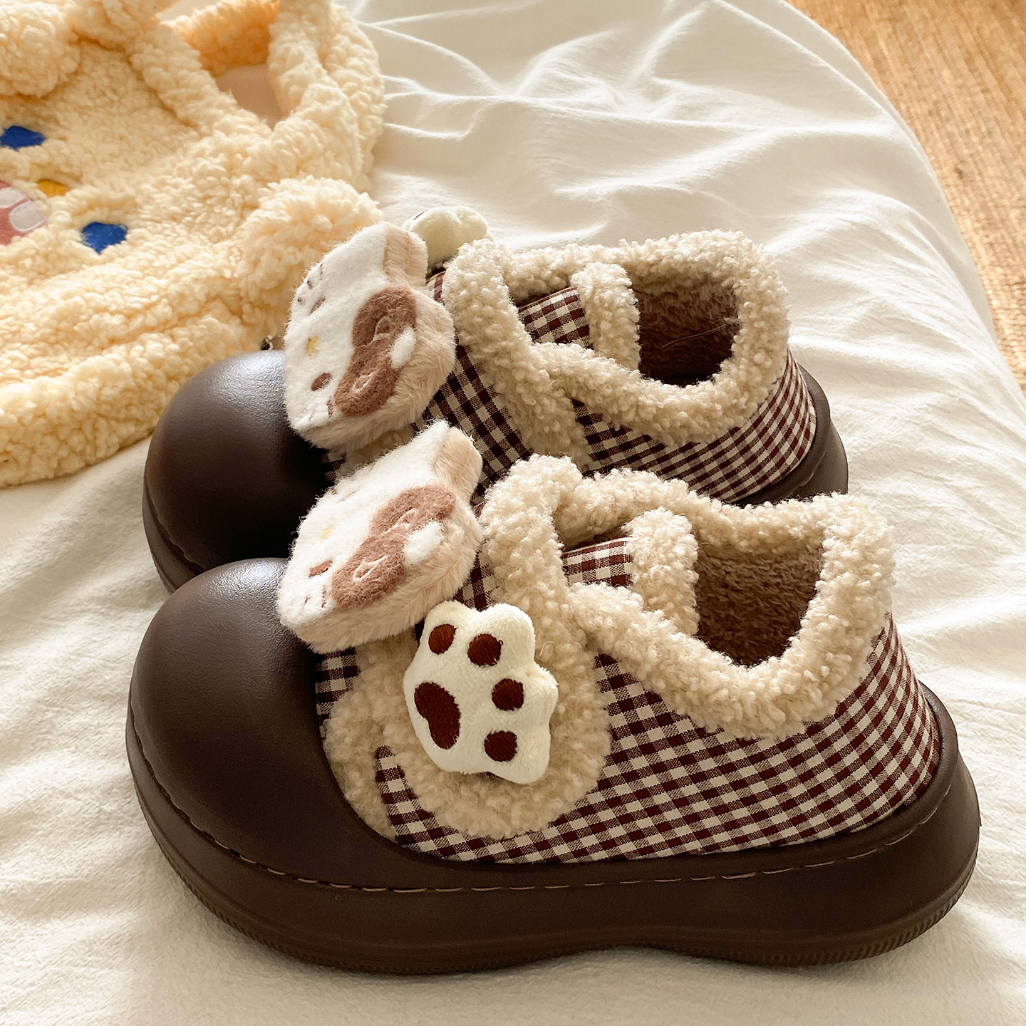 俏绘可爱猫咪格子魔术贴棉拖鞋