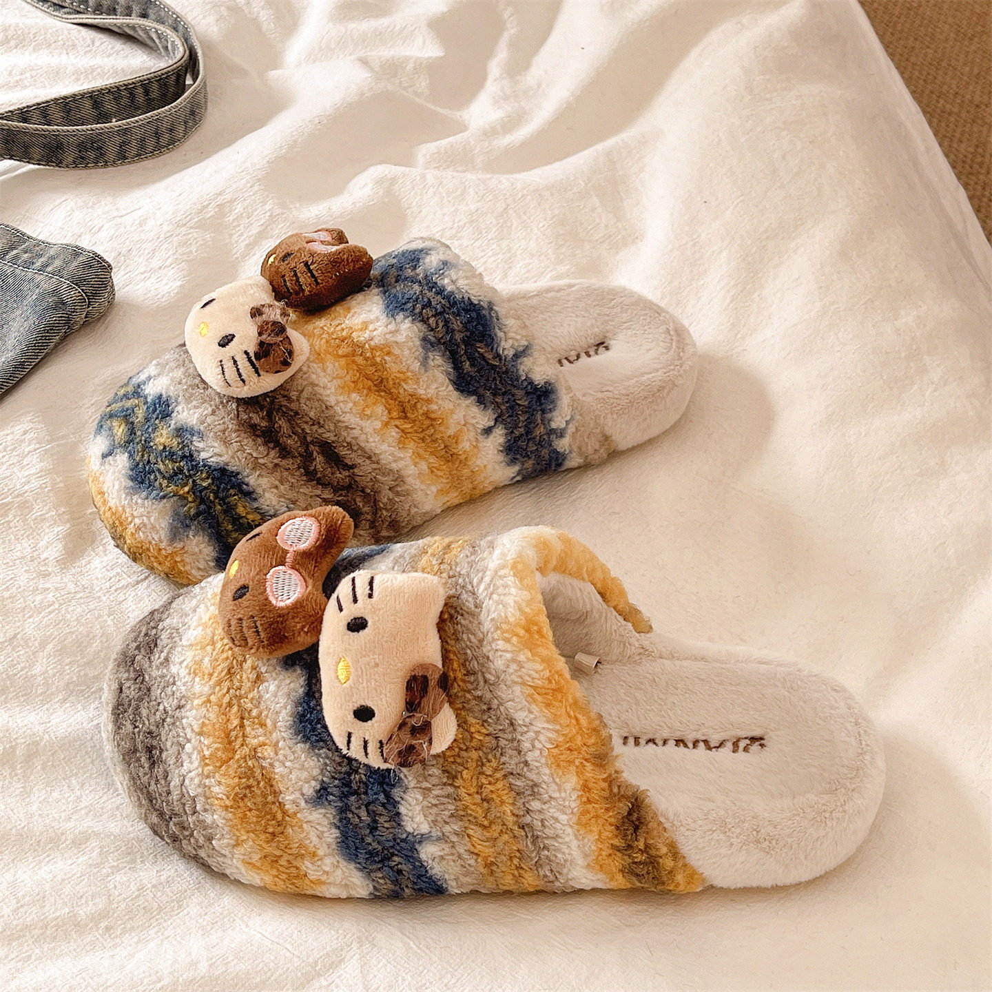 俏绘可爱kt猫拼色保暖毛毛拖鞋