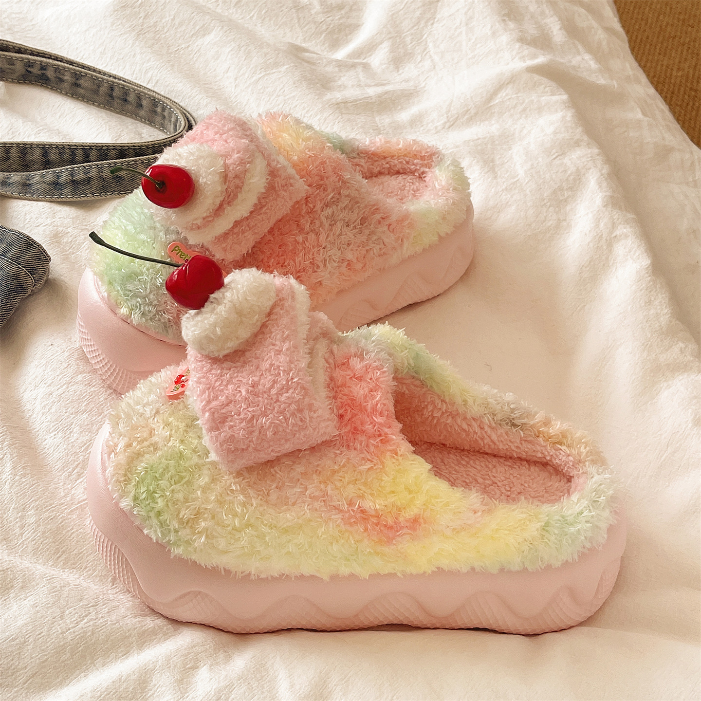 俏绘可爱蛋糕厚底保暖毛毛拖鞋