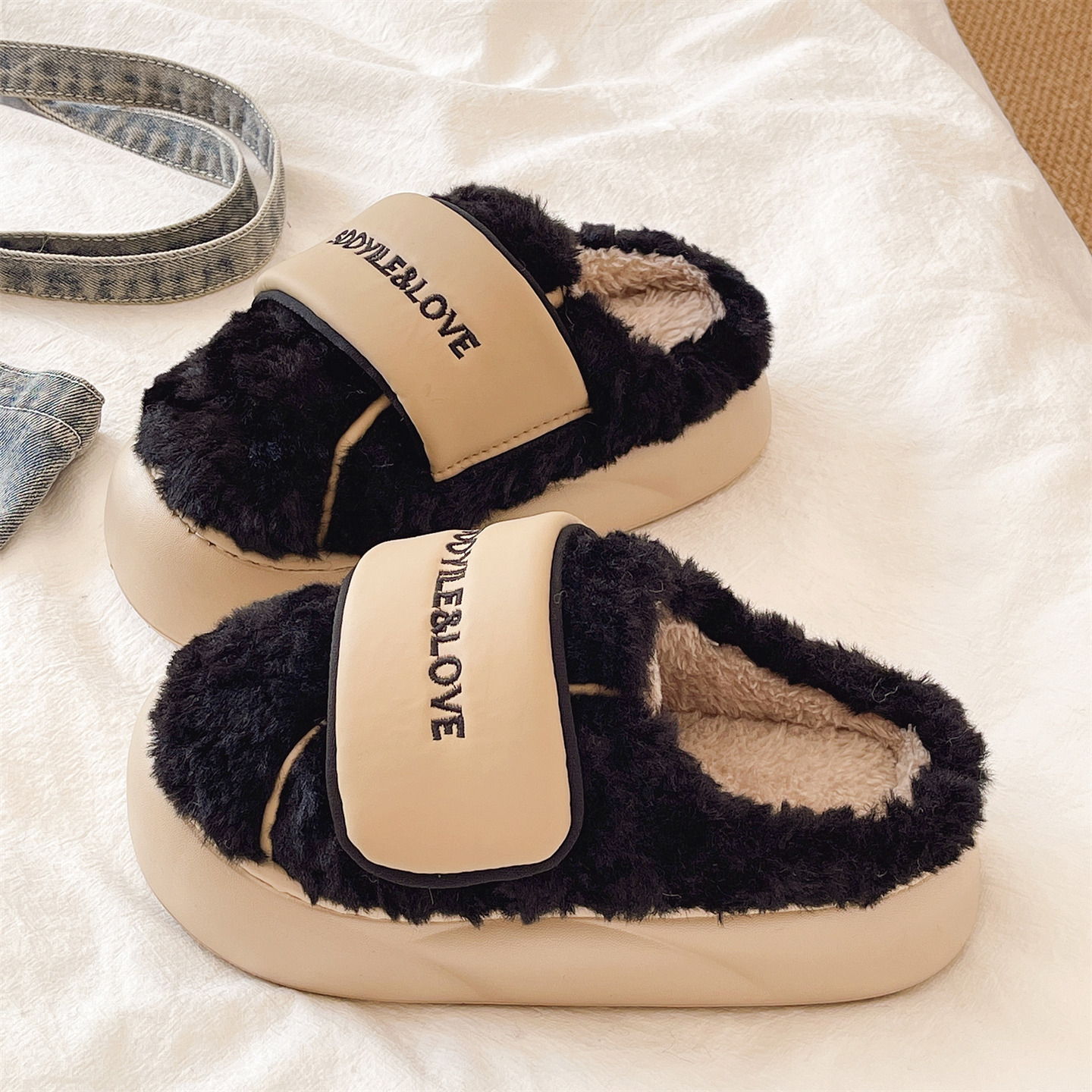 踩屎感毛毛拖鞋，居家外穿都可以