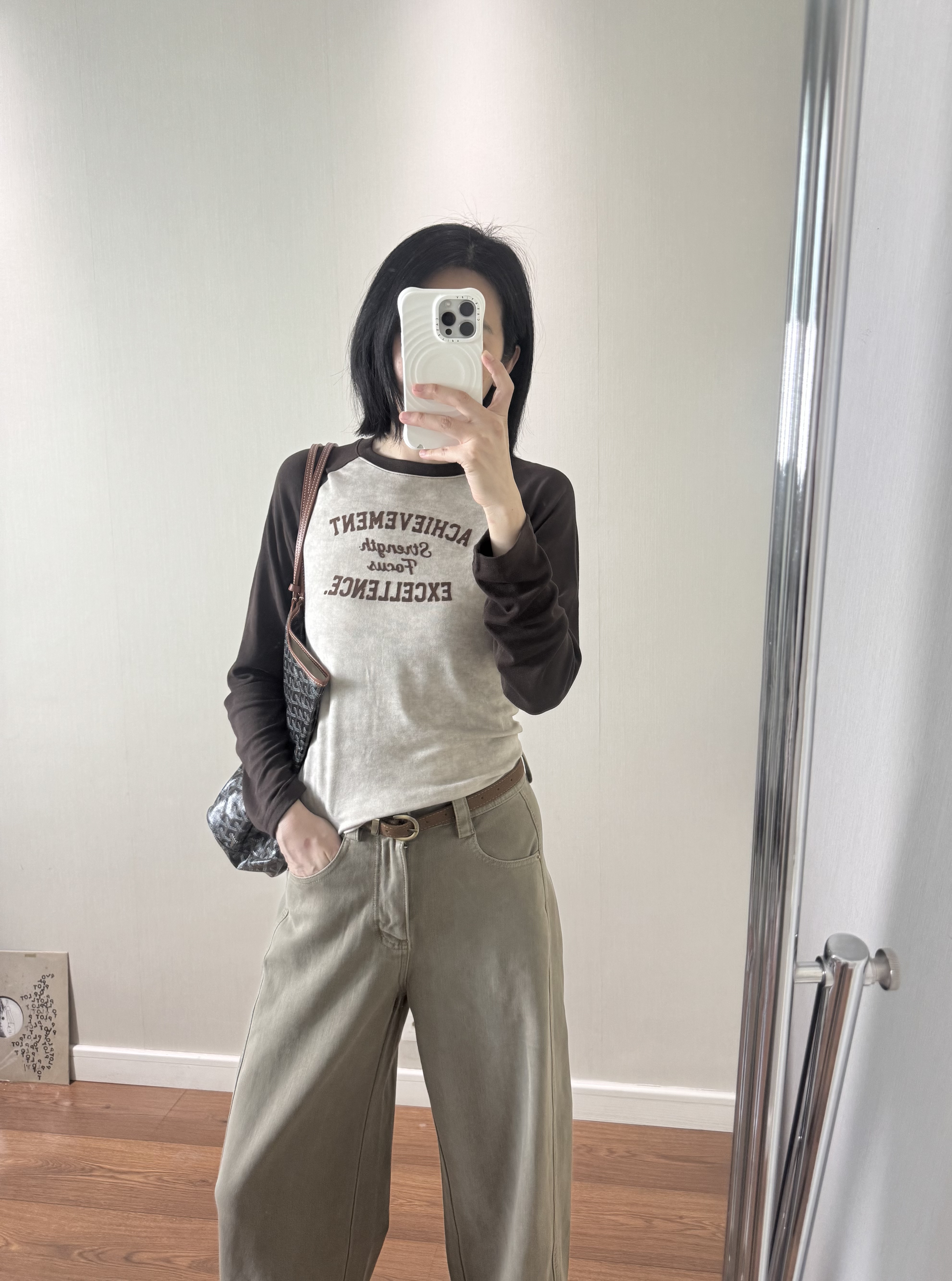 wenlustore秋季新款复古撞色显瘦插肩袖植绒字母印花长袖T恤女