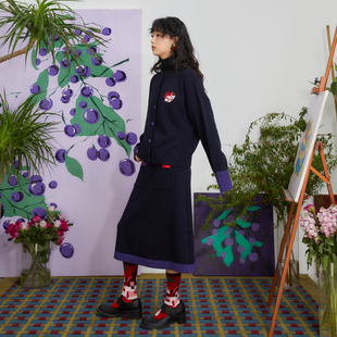 毛衣半裙套装 HHCH口海原创设计 像素苹果绣花藏青色羊毛彩点开衫