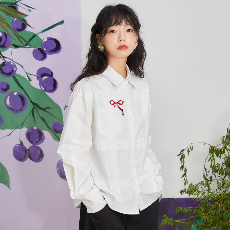 复古蝴蝶结刺绣长袖白衬衫