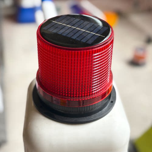 太阳能可旋转爆闪灯夜间户外岗亭警示灯闪烁灯车顶磁吸led信号灯