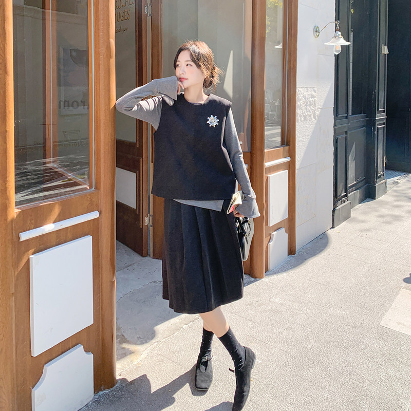 【新款】韩式学院风马甲三件套8010-p180-k288，女装套装/套裙，浙宝079