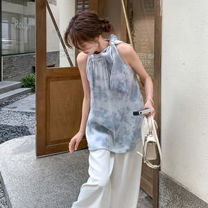 蓝色晕染挂脖背心阔腿裤女2025夏季新款清冷感气质穿搭一整套图片