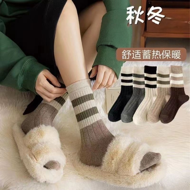 美拉德堆堆袜子女秋冬款潮流百搭中筒袜白色无骨月子条纹中筒袜子