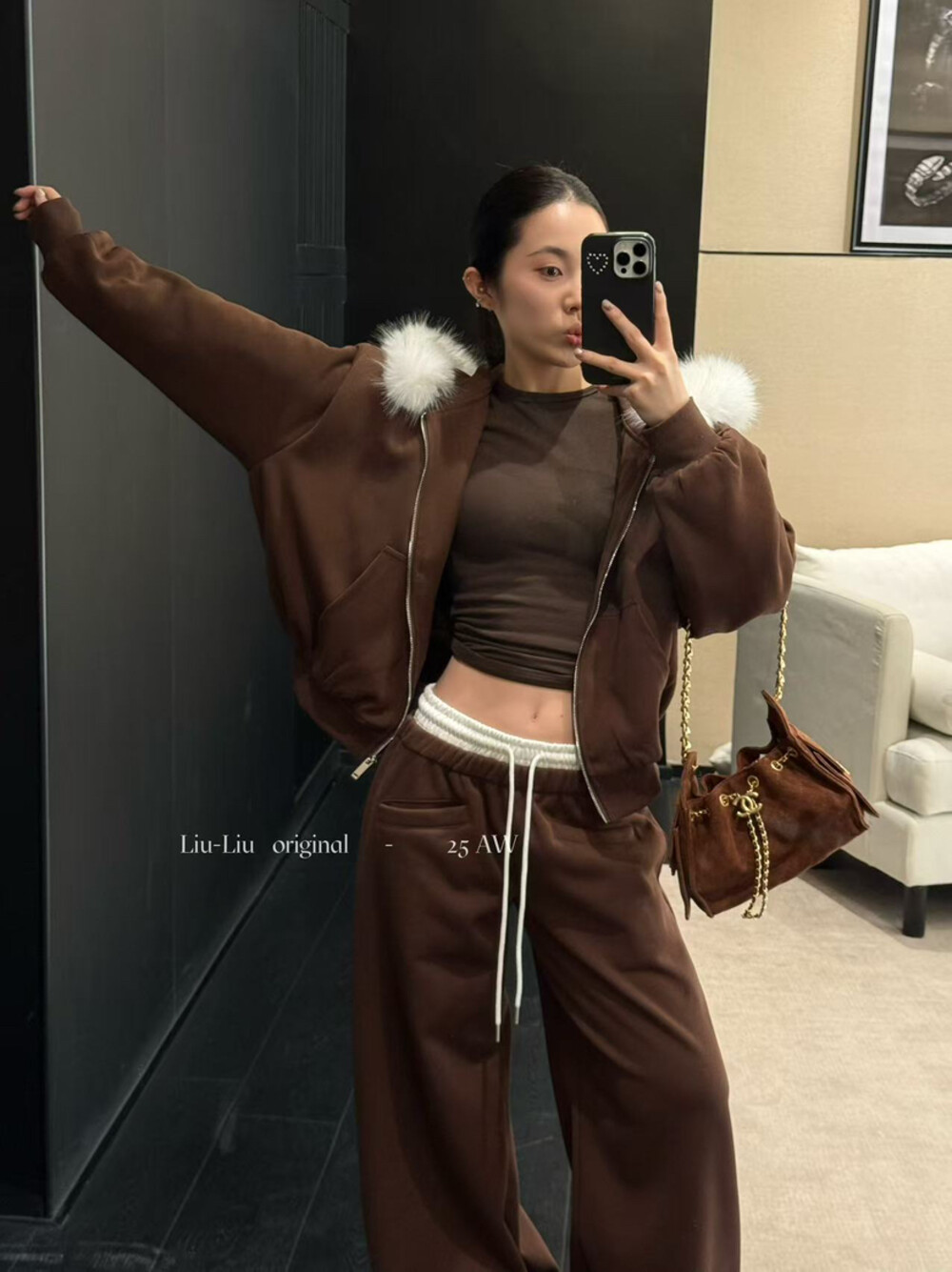Liu-Liu正版2025冬季新款韩版洋气百搭毛茸茸连帽拉链短款外套女