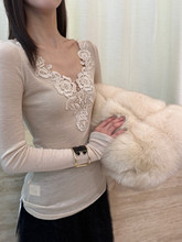 十三行正版2025冬季新款韩版洋气百搭V领蕾丝拼接修身显瘦针织衫