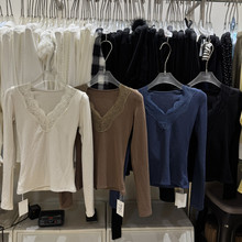 Simida正版2025冬季新款韩版洋气性感百搭V领蕾丝拼接加绒打底衫