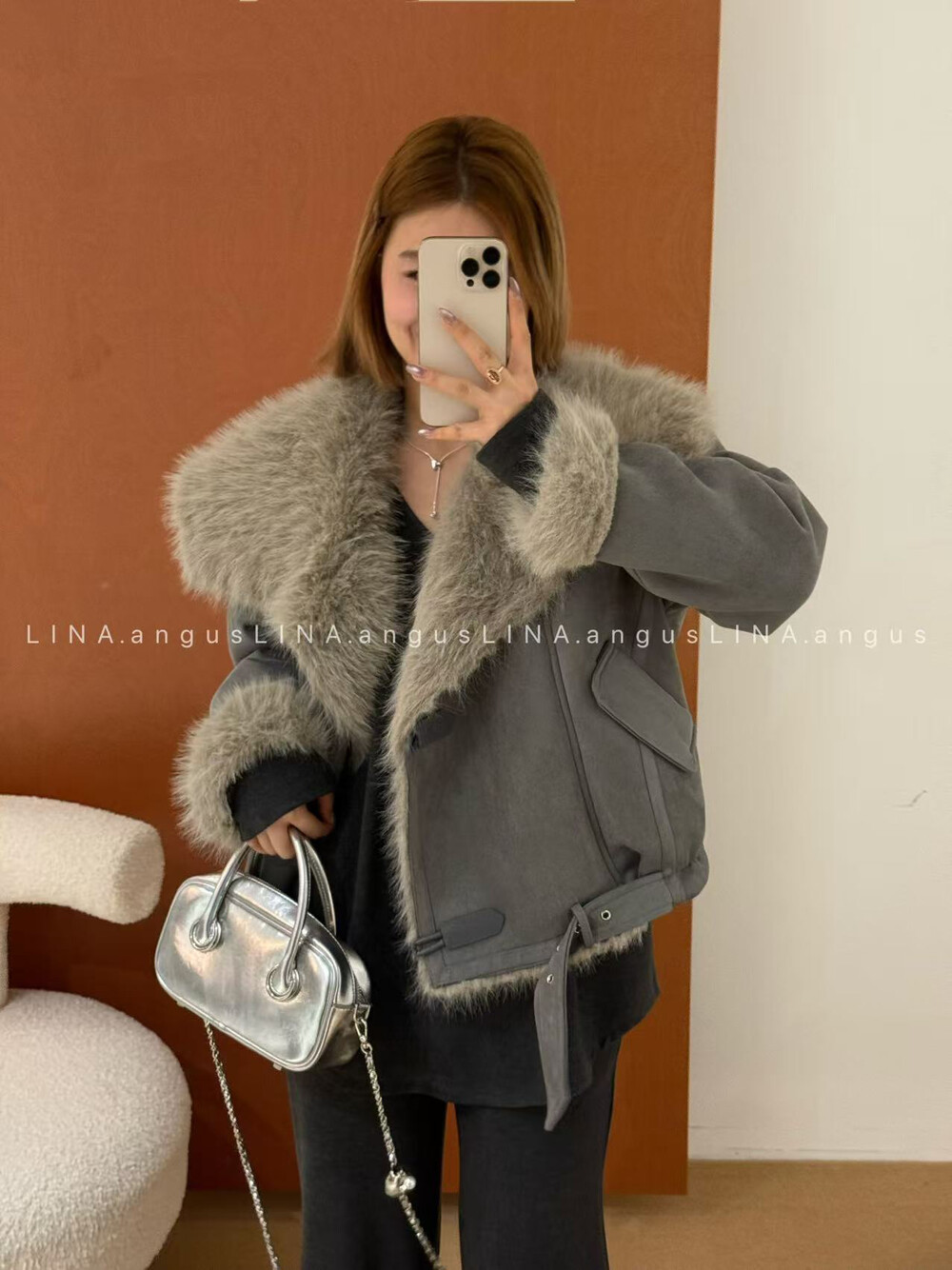 LINA正版2025冬季新款韩版时尚氛围感百搭大翻领皮毛一体短外套女