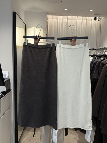 十三行正版2025冬季新款韩版洋气时尚百搭ins松紧腰针织半身裙女