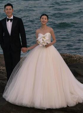 高级定制海南岛户外海边婚礼影楼旅拍时尚性感抹胸大拖尾婚纱妃你