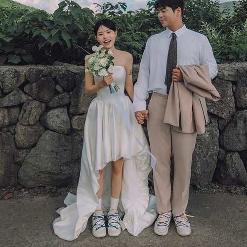 高级定制韩式甜美森系公主情侣旅拍影楼主题抹胸缎面轻婚纱裙锦年