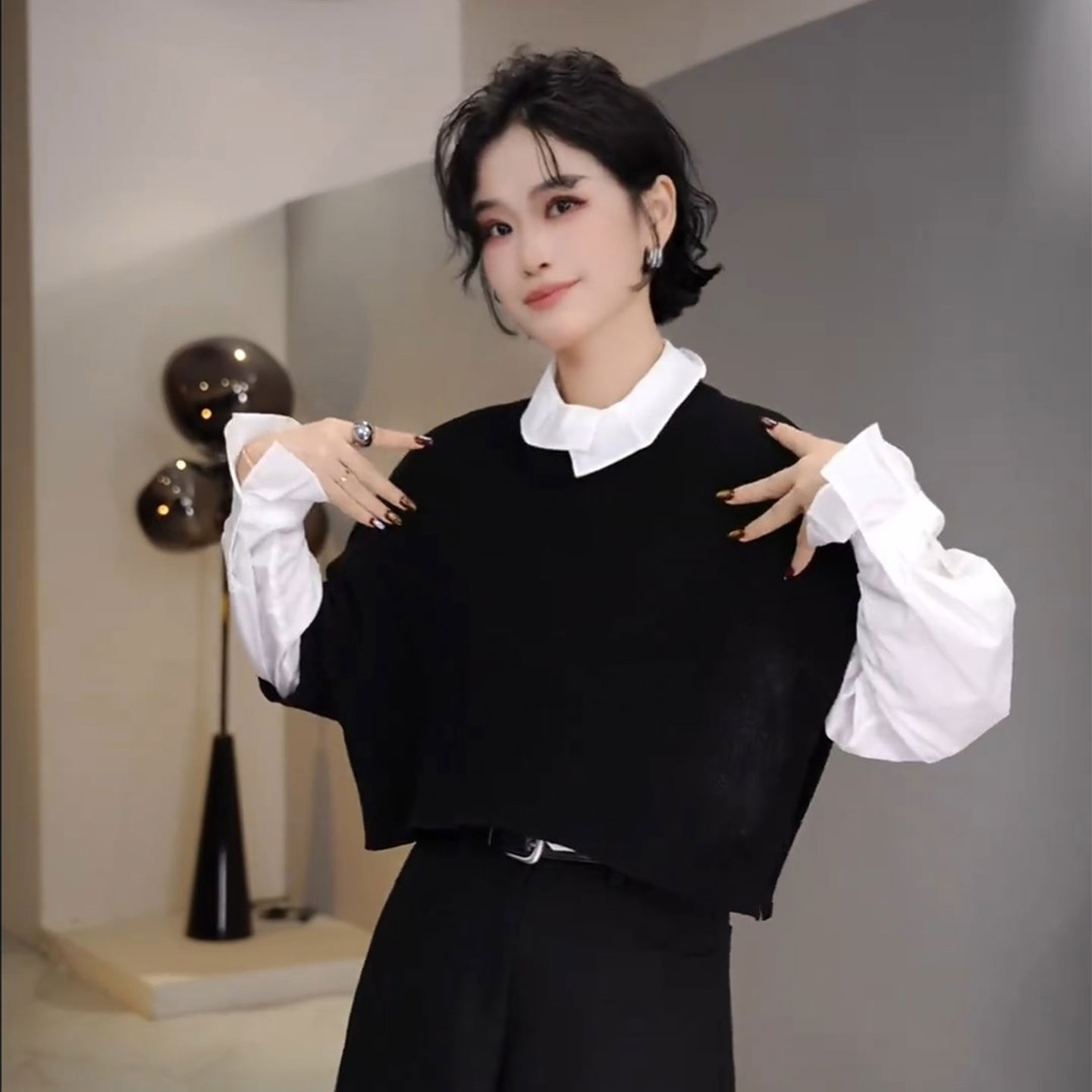 韩系时尚黑色披肩女2025秋季新款宽松休闲百搭洋气显瘦休闲外搭潮