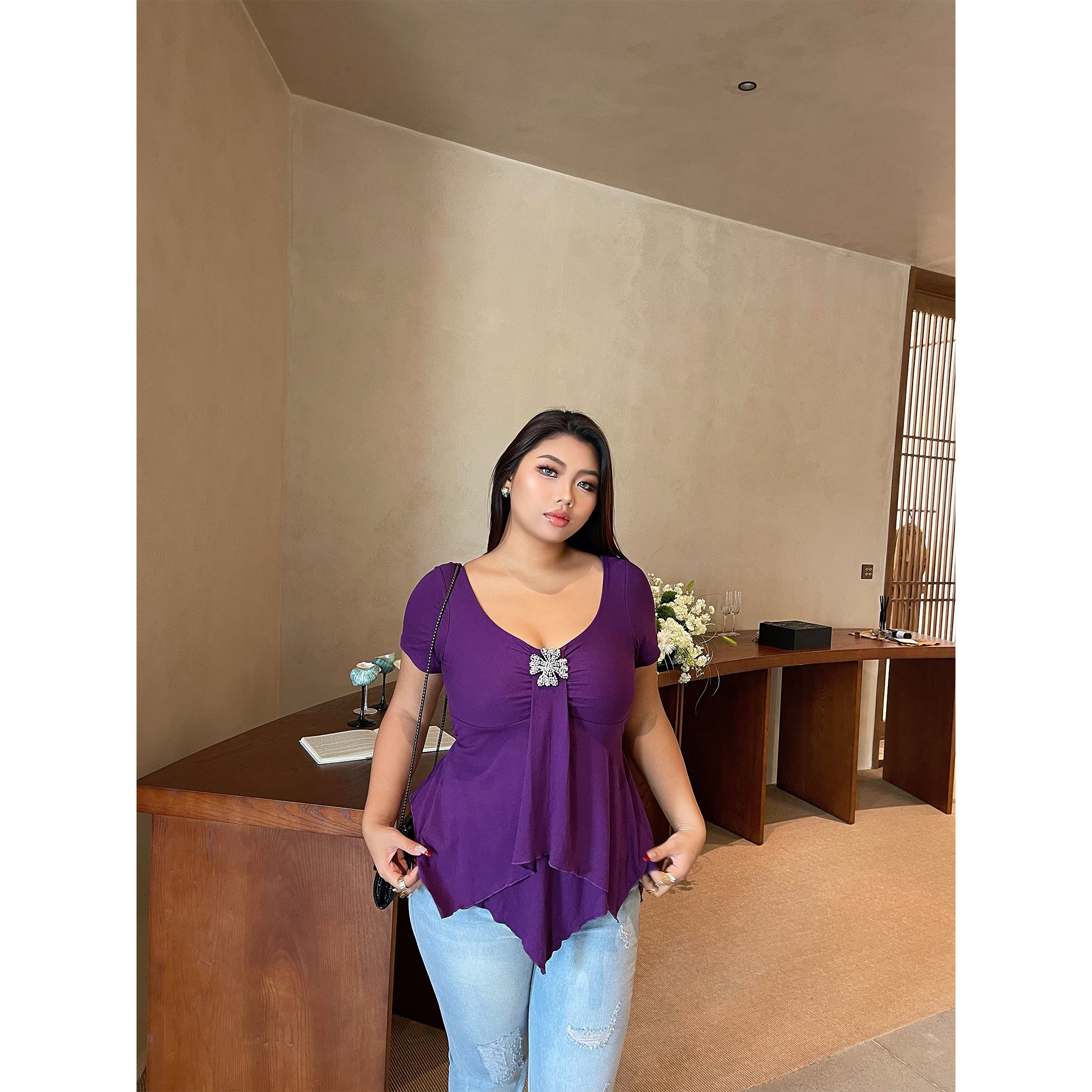 楠哥微胖mm纯欲风不规则短袖T恤女夏大码性感v领修身显瘦百搭上衣