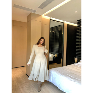 楠哥微胖大码长袖连衣裙女2025新款秋冬收腰显瘦胖mm内搭外穿长裙