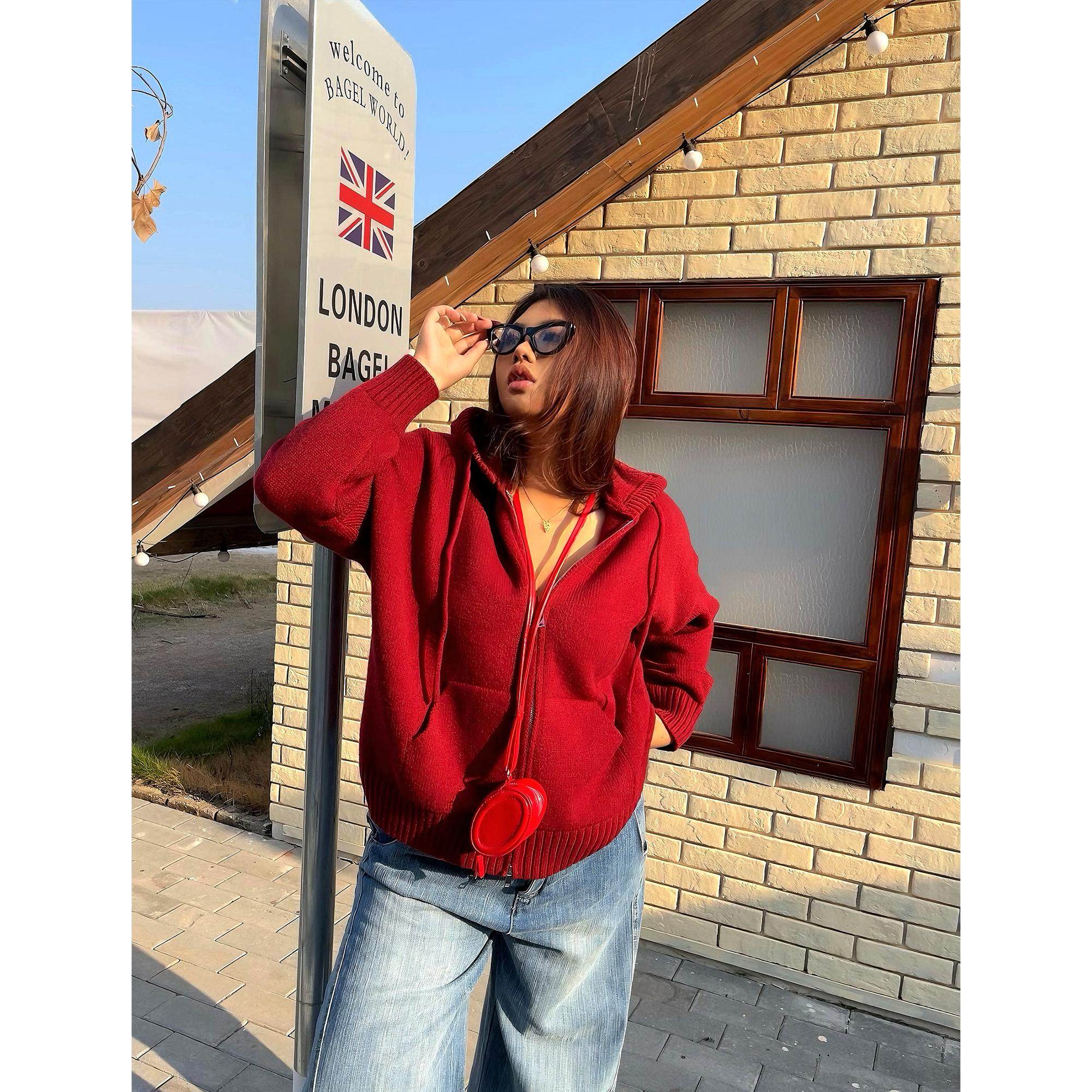 楠哥微胖mm冬季保暖红色双拉链连帽毛衣外套女大码宽松百搭针织衫