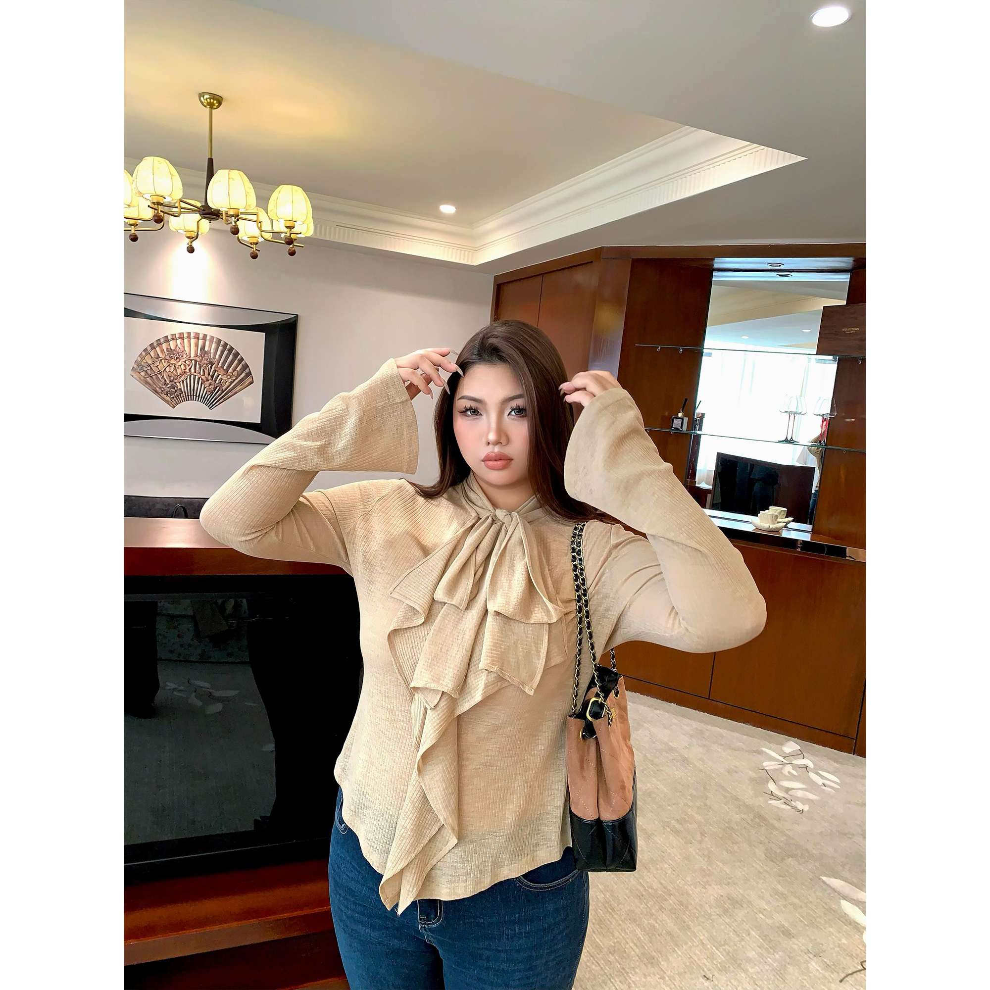 设计感荷叶边飘带长袖T恤