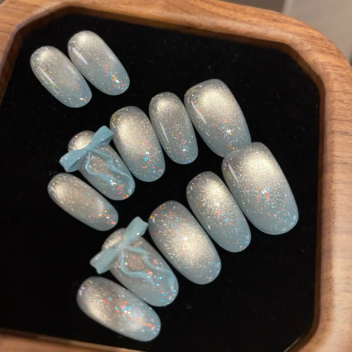 纯手工穿戴甲定制2025年新款高级感短款渐变显白猫眼贴片美甲冰透