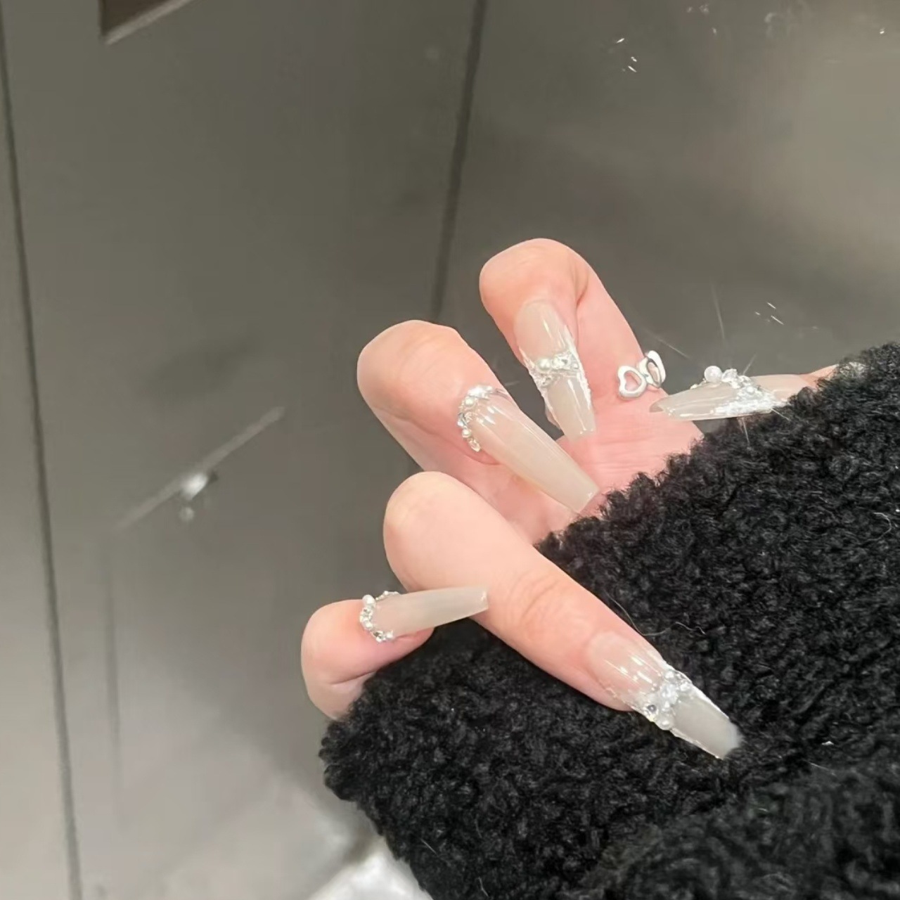 手工穿戴甲纯欲新娘甲裸色珍珠高级感显白美甲可拆卸氛围感婚甲