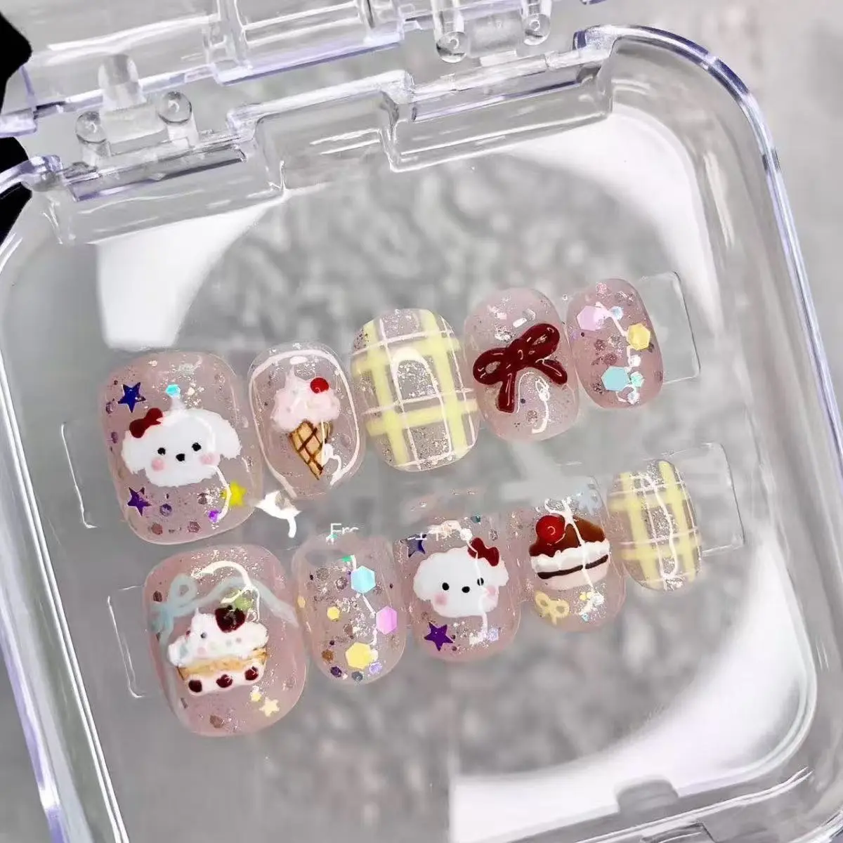 春夏手绘小狗手工穿戴短款新款纯手工指甲可爱贴片美甲卡通