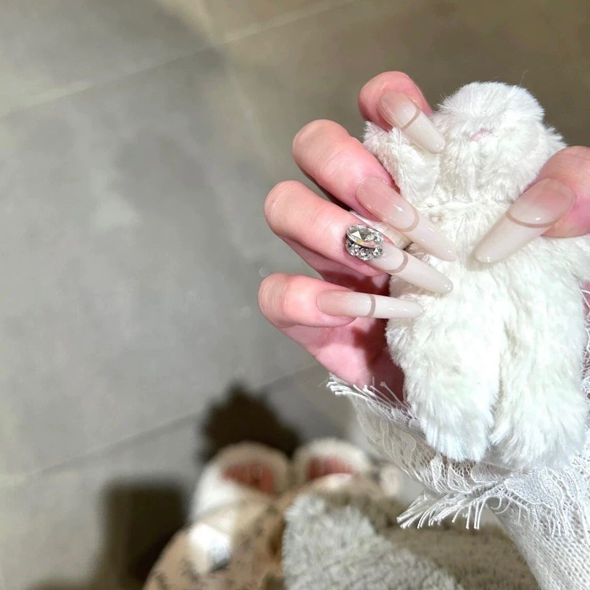 纯手工穿戴甲镂空法式高级感裸色爆闪钻球纯欲富家千金简约美甲