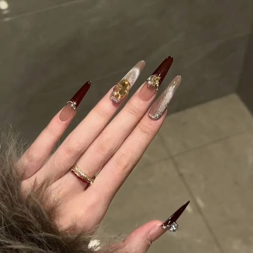 纯手工早春纯欲风御姐细狗红棕法式猫眼香槟钻爆闪显白美甲穿戴甲