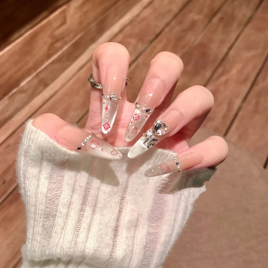 手工穿戴甲可爱卡通猫眼爱心爆闪满钻轻奢氛围感纯欲显白美甲贴片