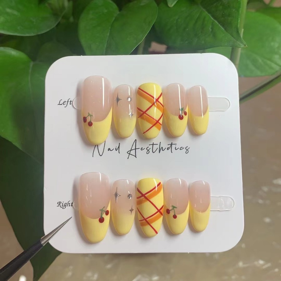 趣手绘樱桃高级法式渐变ins温柔纯欲显白奶黄学生美甲穿戴甲夏天